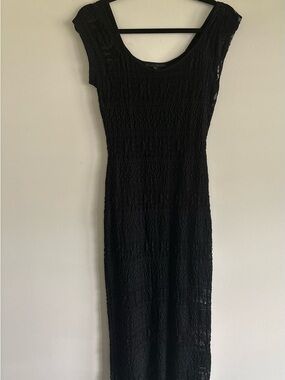 Lucca Couture Black Textured Cap-Sleeve Midi Dress